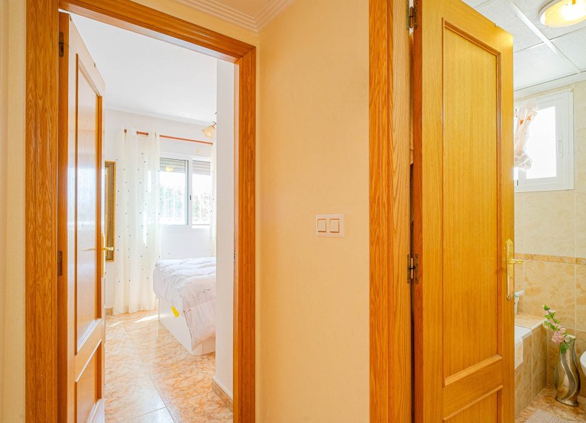 Resale - Townhouse / Terraced House - Torrevieja - Punta Prima