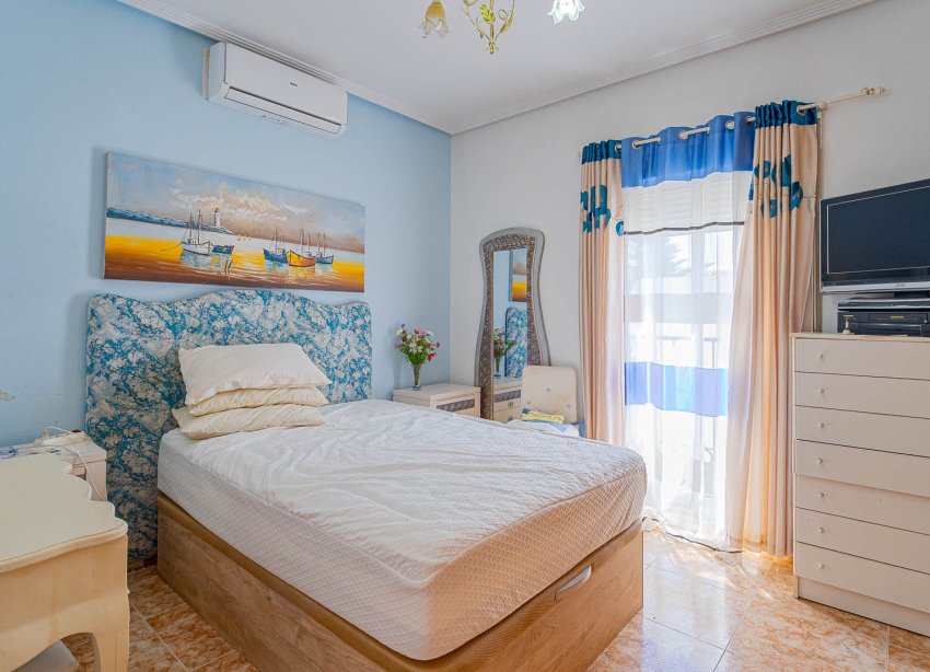 Resale - Townhouse / Terraced House - Torrevieja - Punta Prima