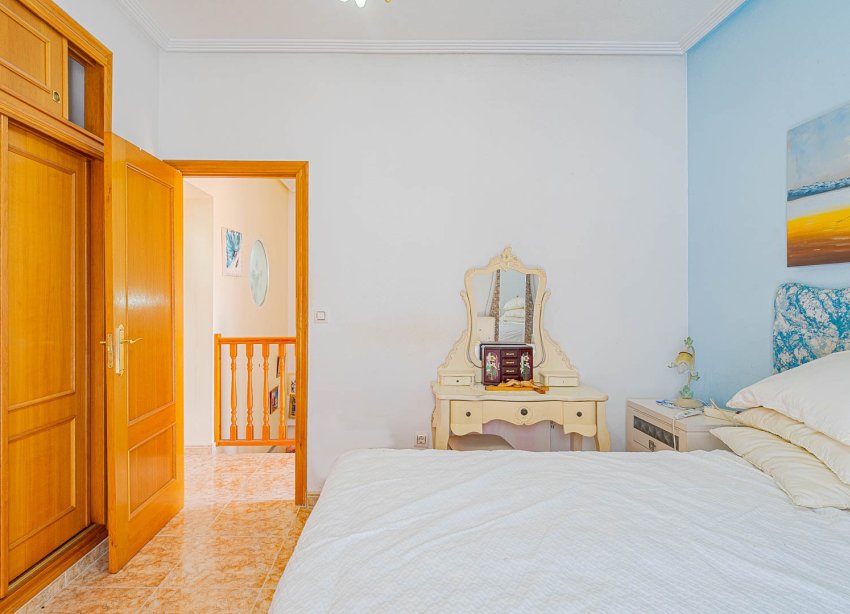 Resale - Townhouse / Terraced House - Torrevieja - Punta Prima