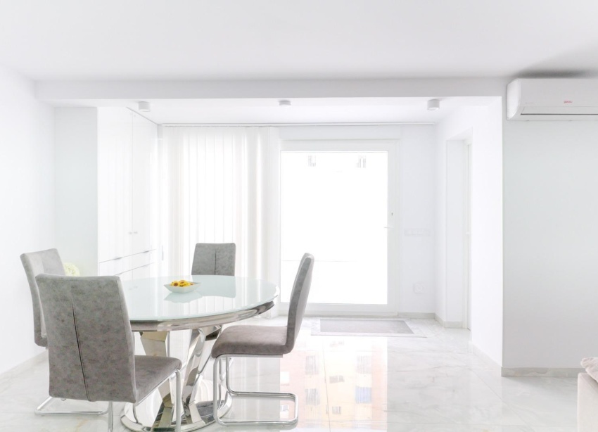 Resale - Townhouse / Terraced House - Torrevieja - Punta Prima