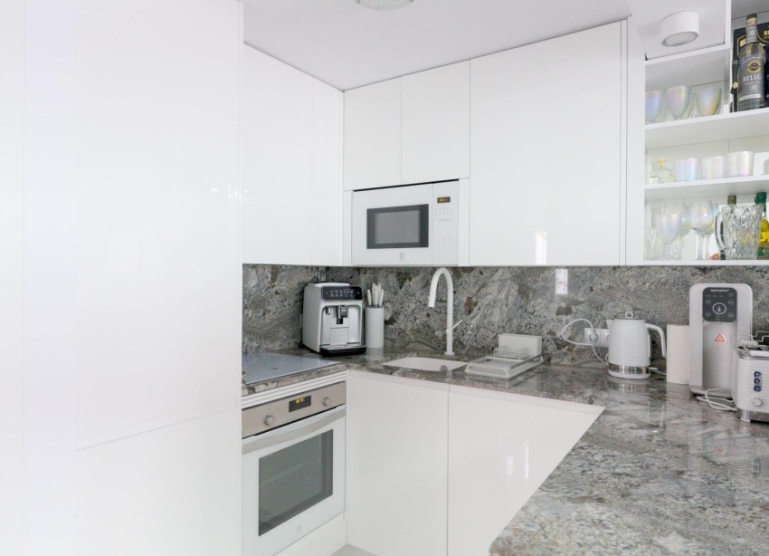 Resale - Townhouse / Terraced House - Torrevieja - Punta Prima
