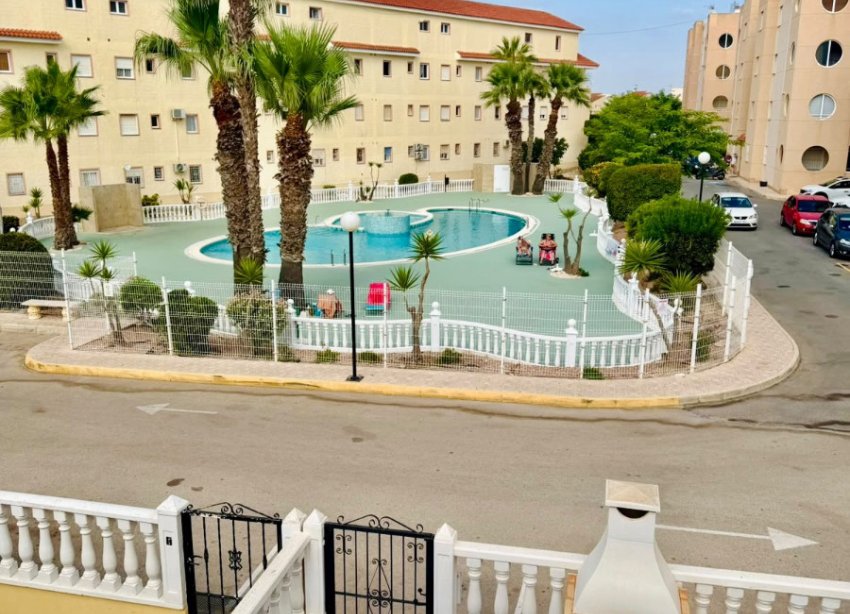 Resale - Townhouse / Terraced House - Torrevieja - San Luis