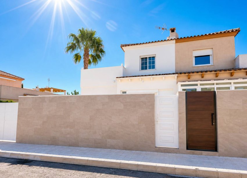Resale - Townhouse / Terraced House - Torrevieja