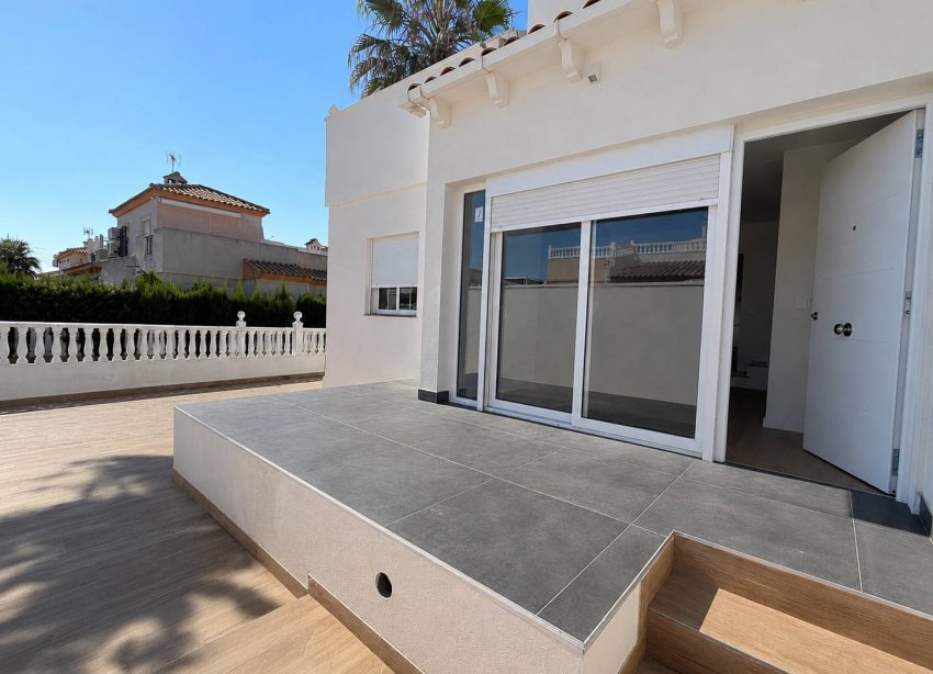 Resale - Townhouse / Terraced House - Torrevieja