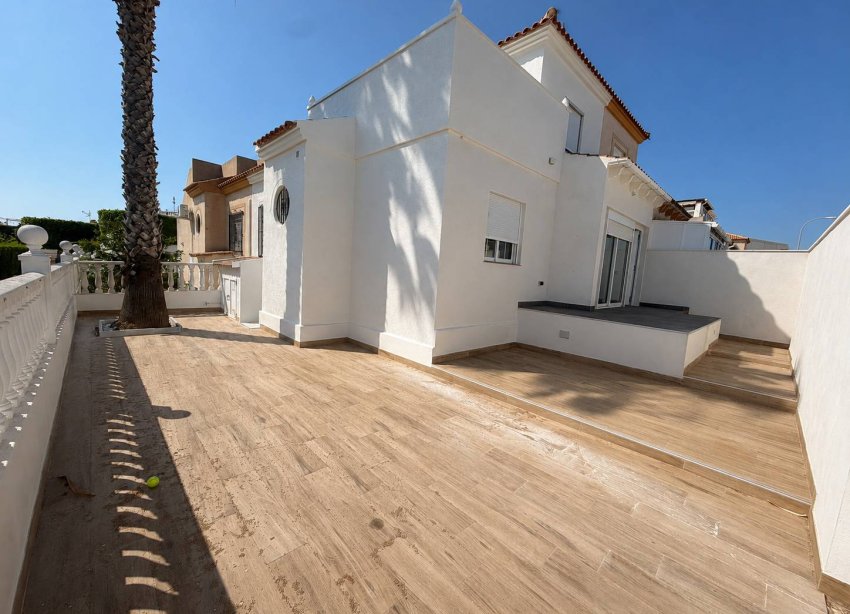 Resale - Townhouse / Terraced House - Torrevieja