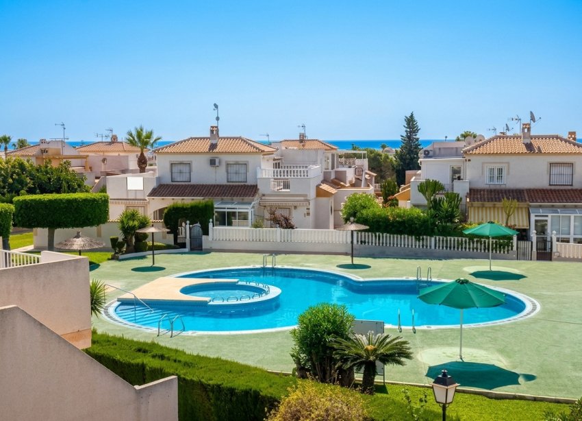 Resale - Townhouse / Terraced House - Torrevieja