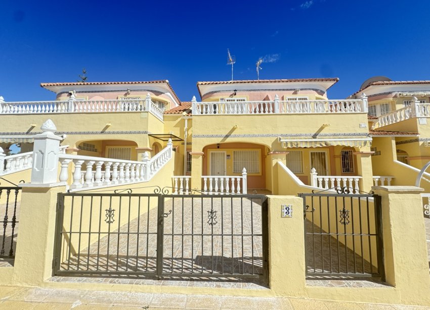 Resale - Townhouse - Villamartin