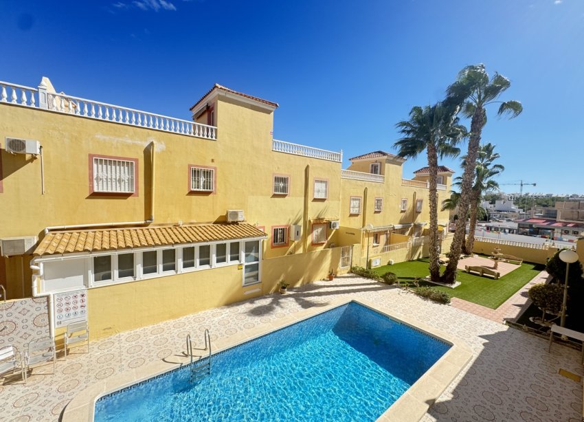 Resale - Townhouse - Villamartin