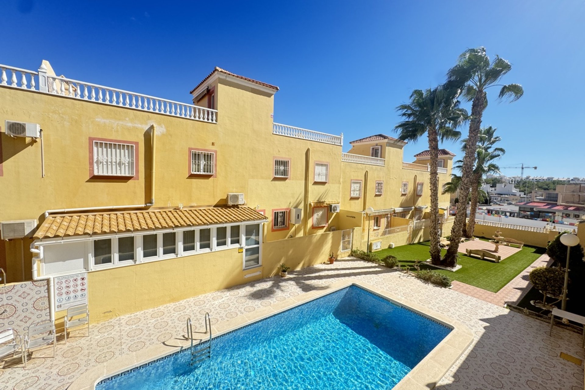 Resale - Townhouse - Villamartin