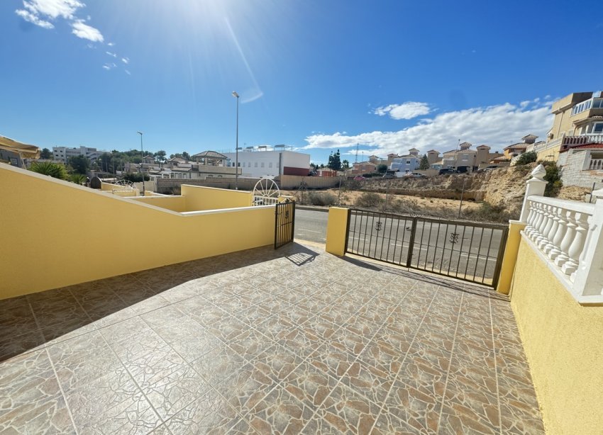 Resale - Townhouse - Villamartin