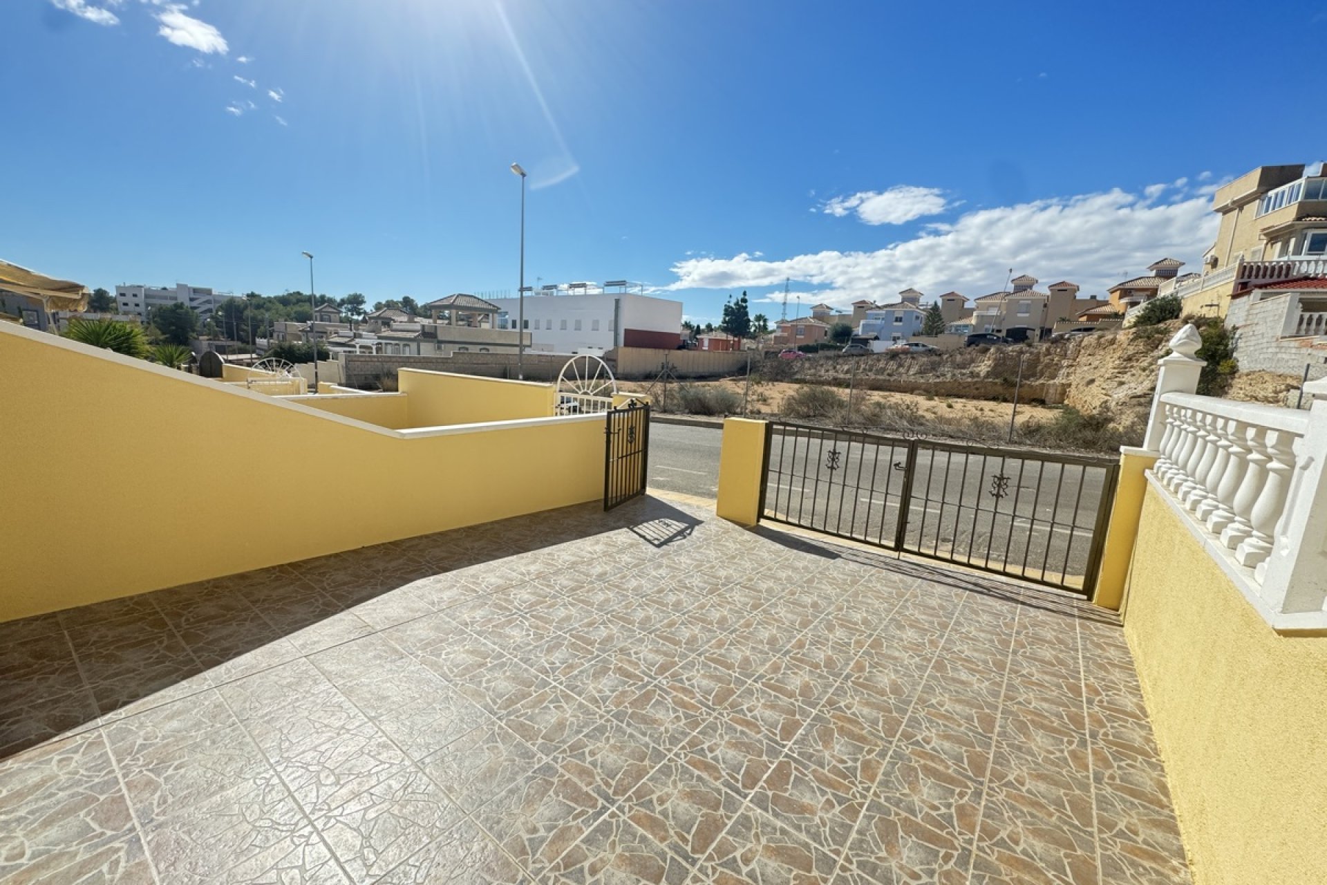 Resale - Townhouse - Villamartin