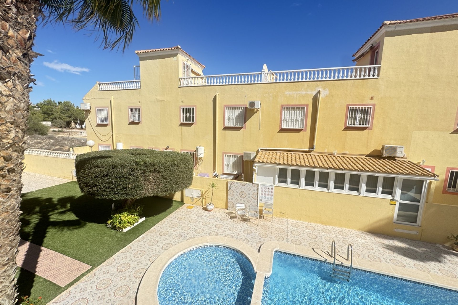 Resale - Townhouse - Villamartin