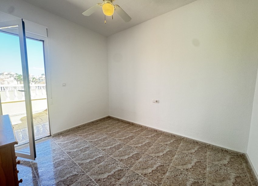 Resale - Townhouse - Villamartin