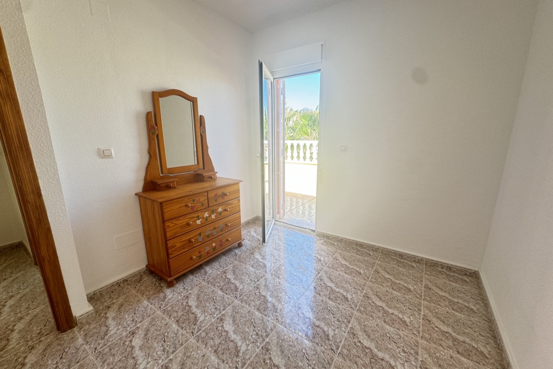 Resale - Townhouse - Villamartin