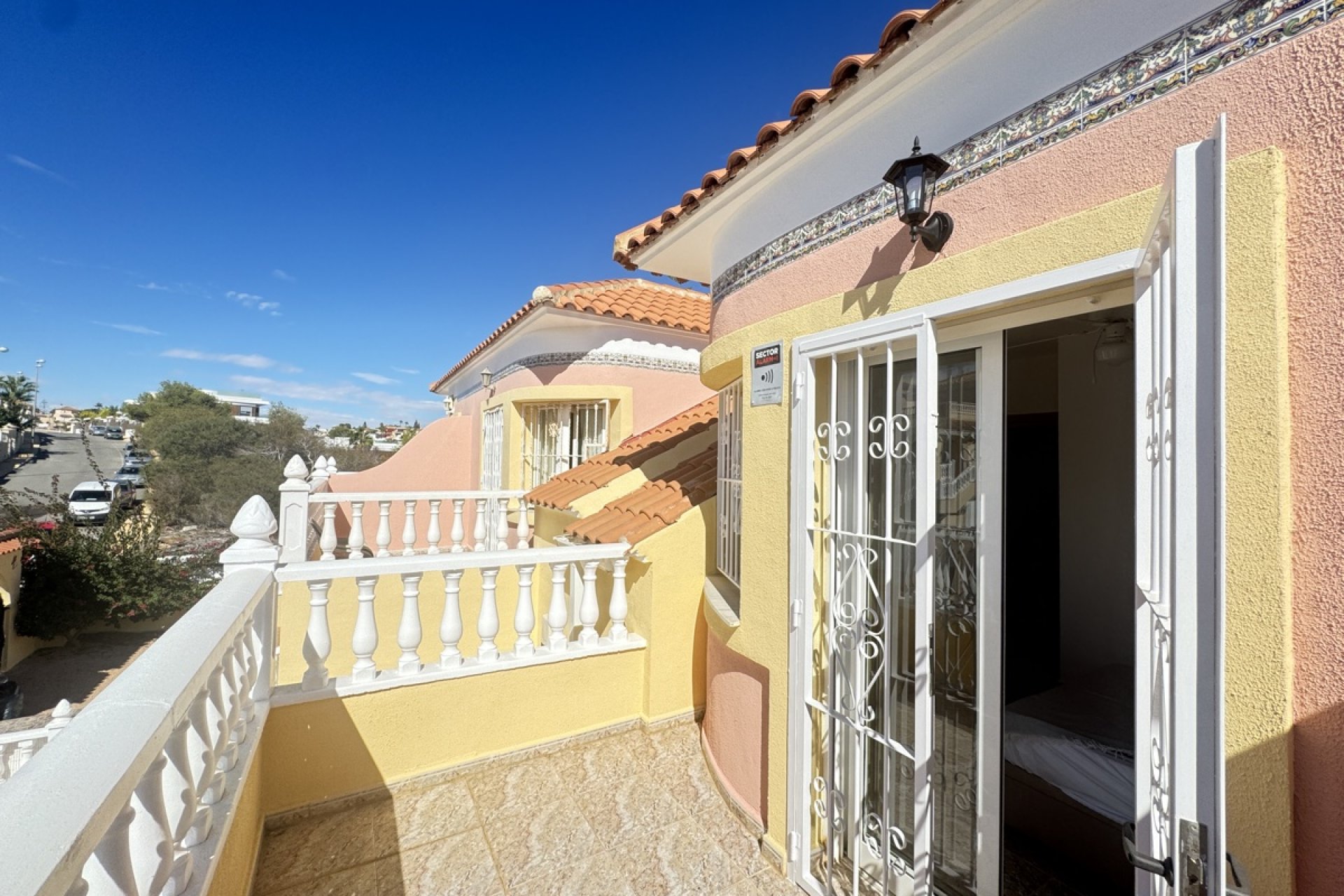 Resale - Townhouse - Villamartin