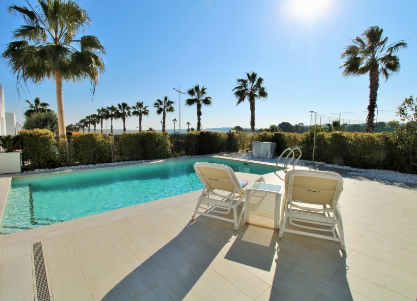 Resale - Villa - Algorfa - La Finca Golf Resort
