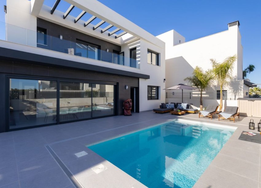 Resale - Villa - Algorfa