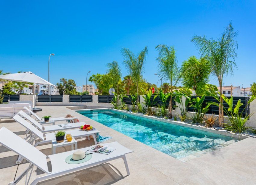 Resale - Villa - Alicante - El Campello