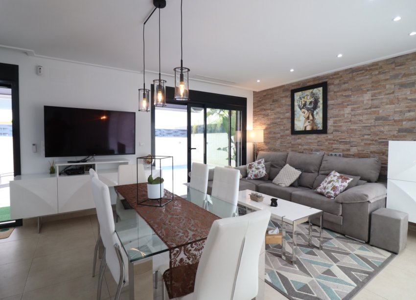 Resale - Villa - Benijofar