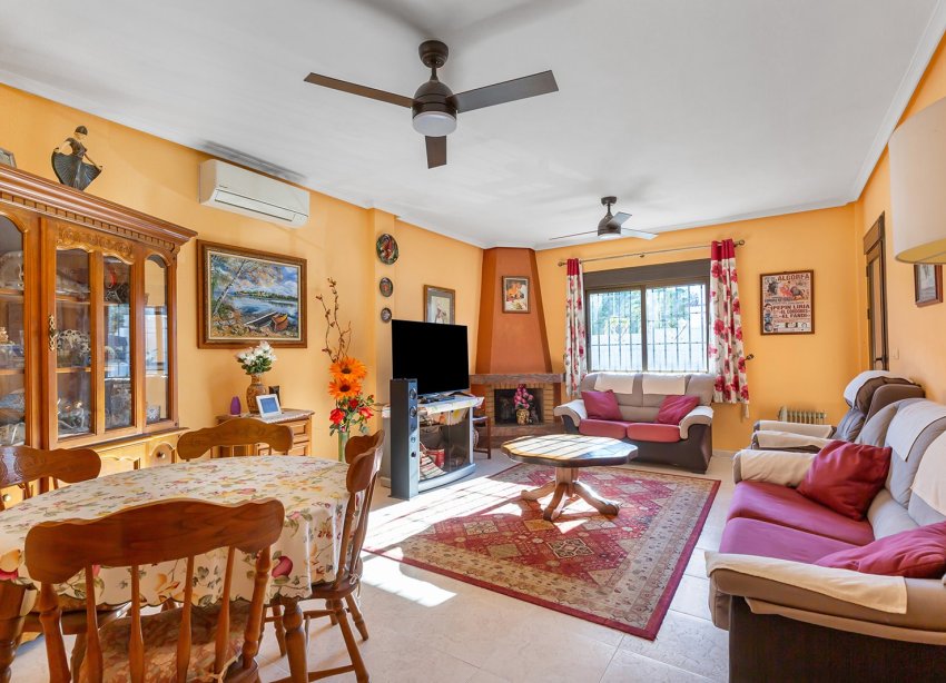 Resale - Villa - Bigastro