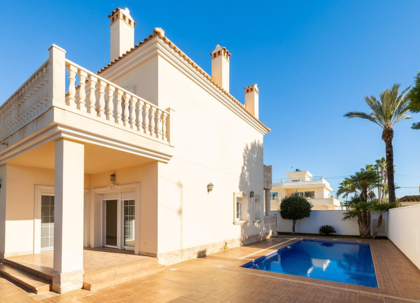 Resale - Villa - Cabo Roig - Costa blanca