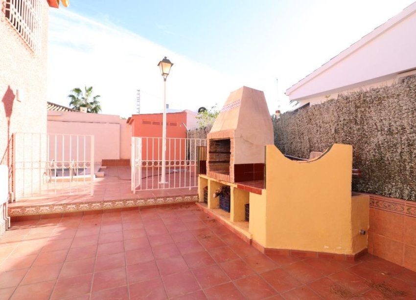 Resale - Villa - Cabo Roig - MUY CERCA DE LA PLAYA