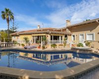 Resale - Villa - Cabo Roig - MUY CERCA DE LA PLAYA