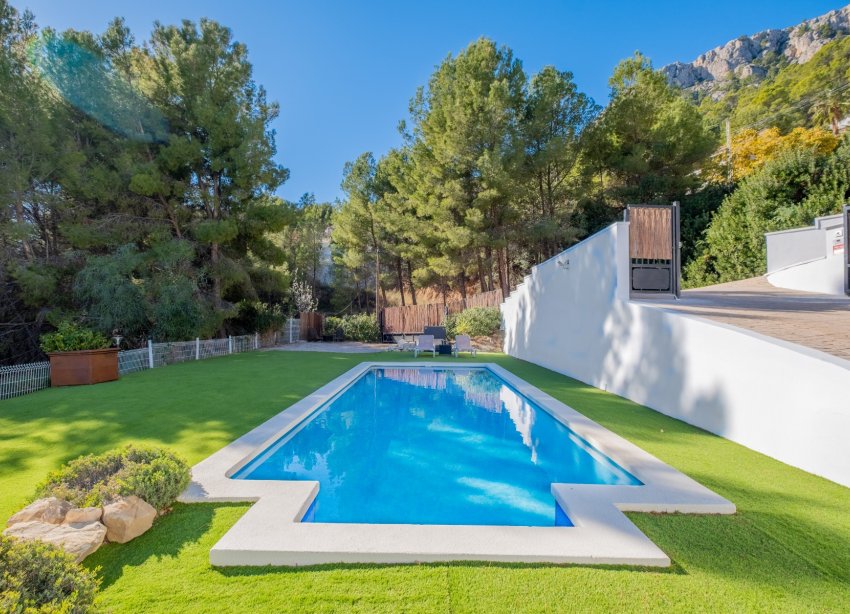 Resale - Villa - Calpe
