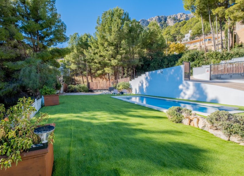 Resale - Villa - Calpe