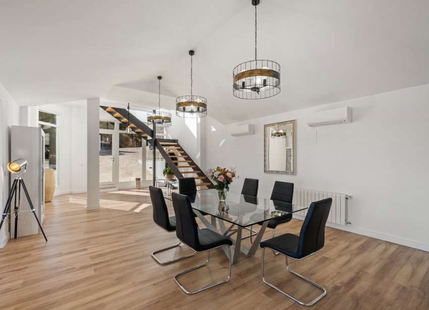 Resale - Villa - Calpe