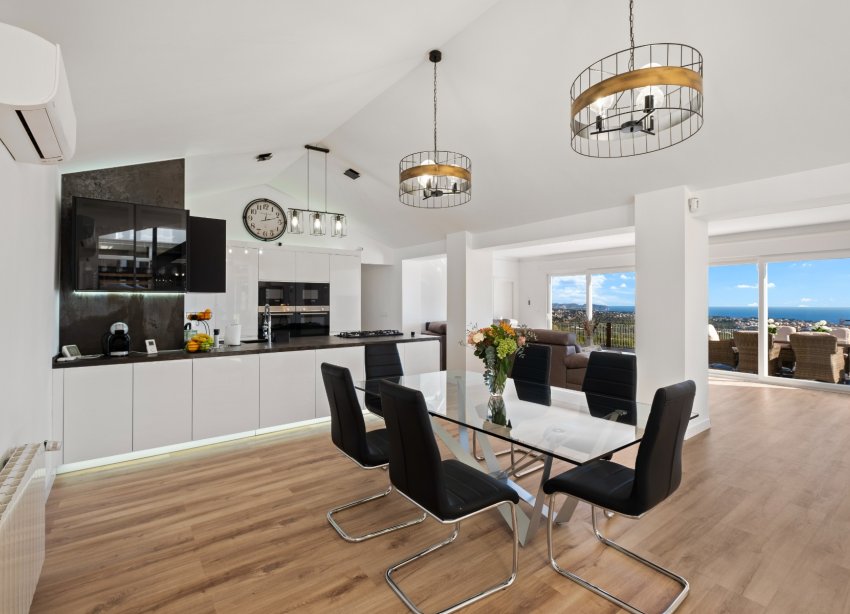 Resale - Villa - Calpe