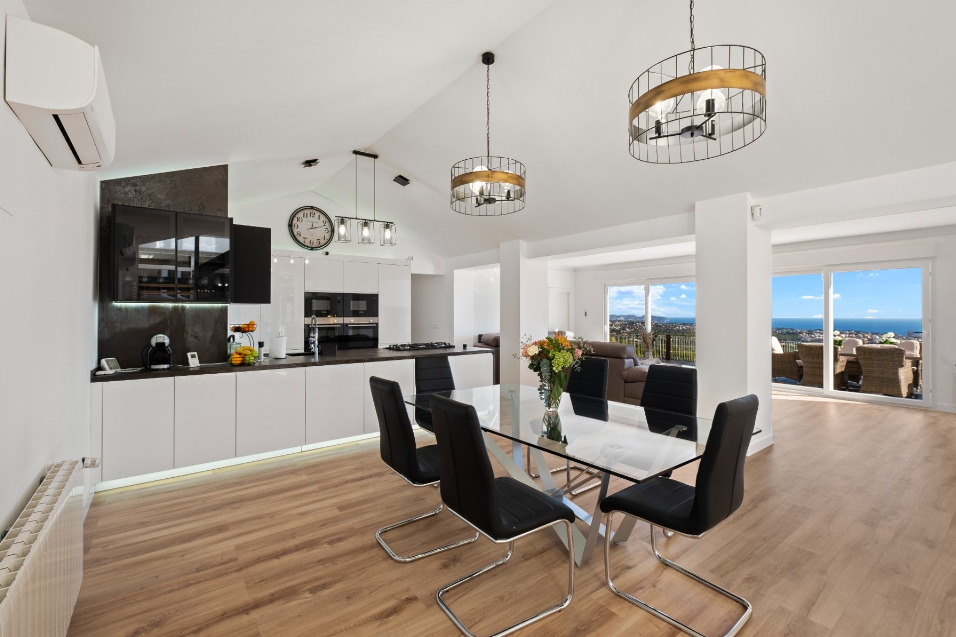 Resale - Villa - Calpe