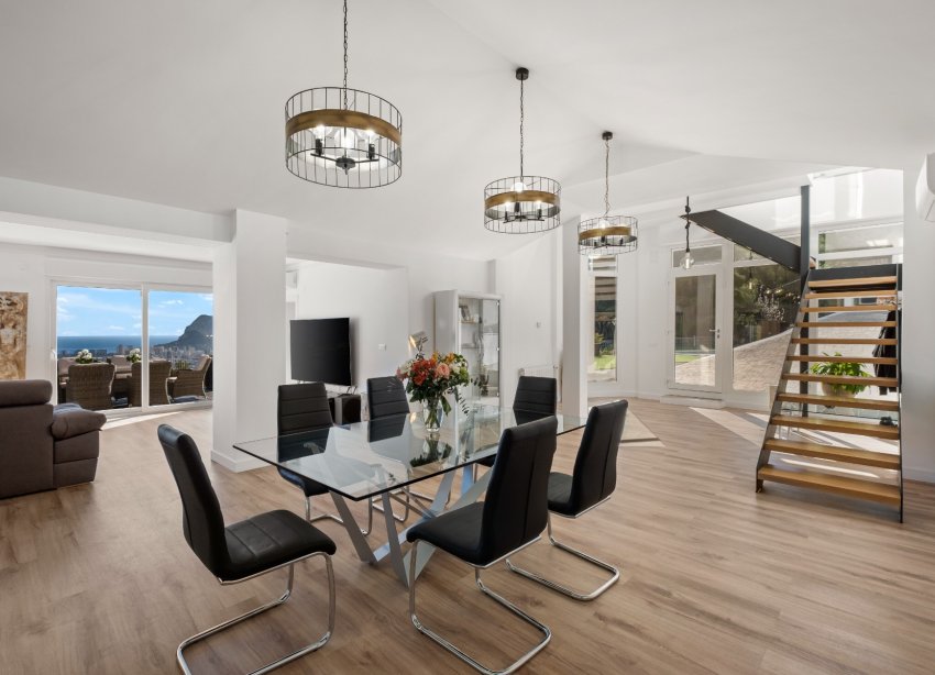 Resale - Villa - Calpe