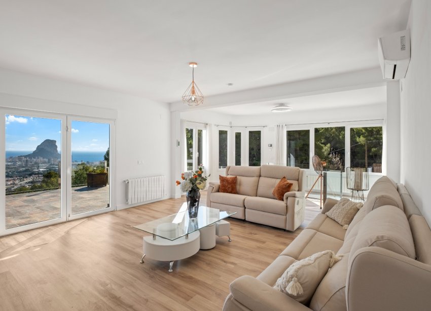 Resale - Villa - Calpe