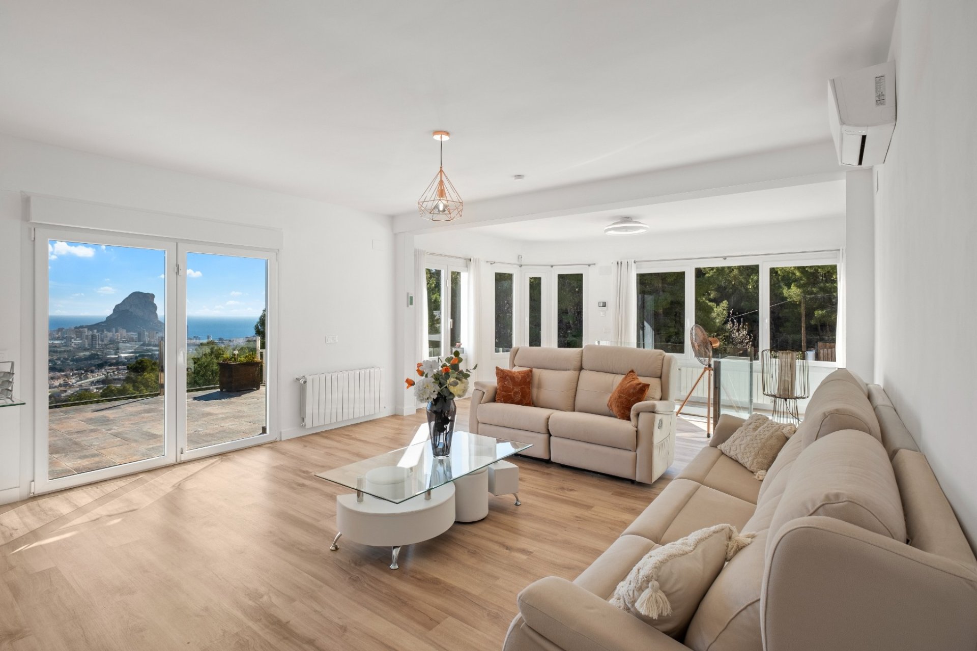 Resale - Villa - Calpe