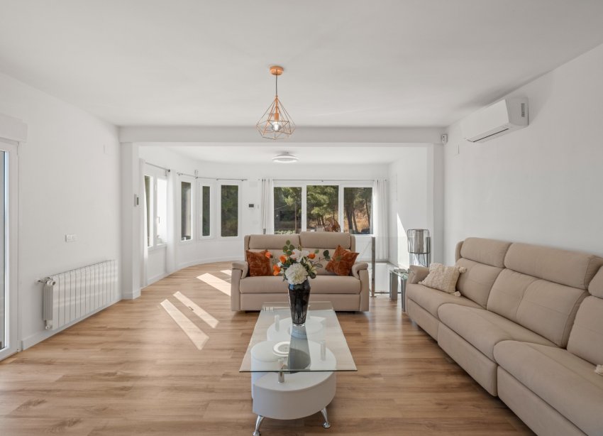 Resale - Villa - Calpe