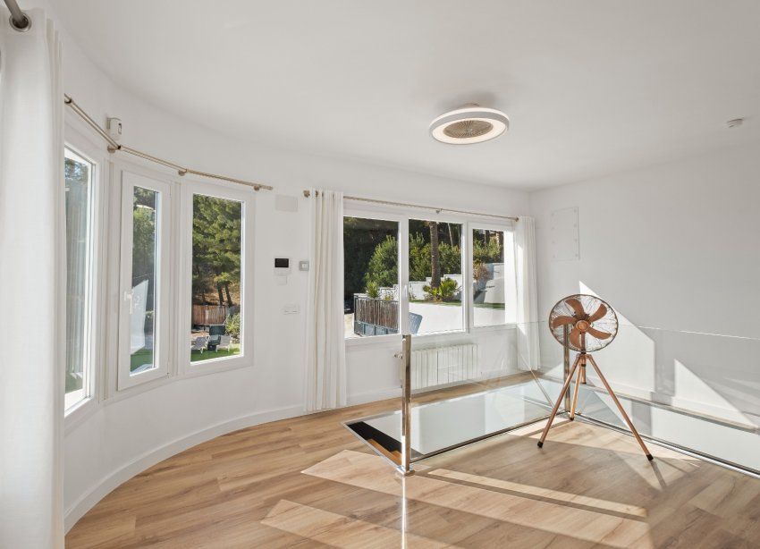 Resale - Villa - Calpe