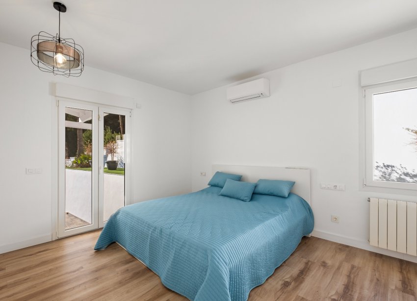 Resale - Villa - Calpe