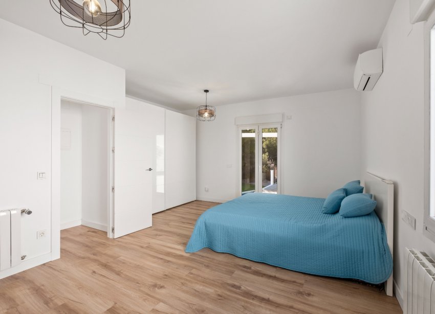 Resale - Villa - Calpe