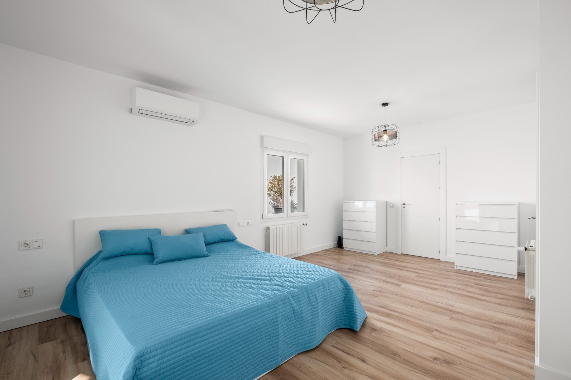 Resale - Villa - Calpe