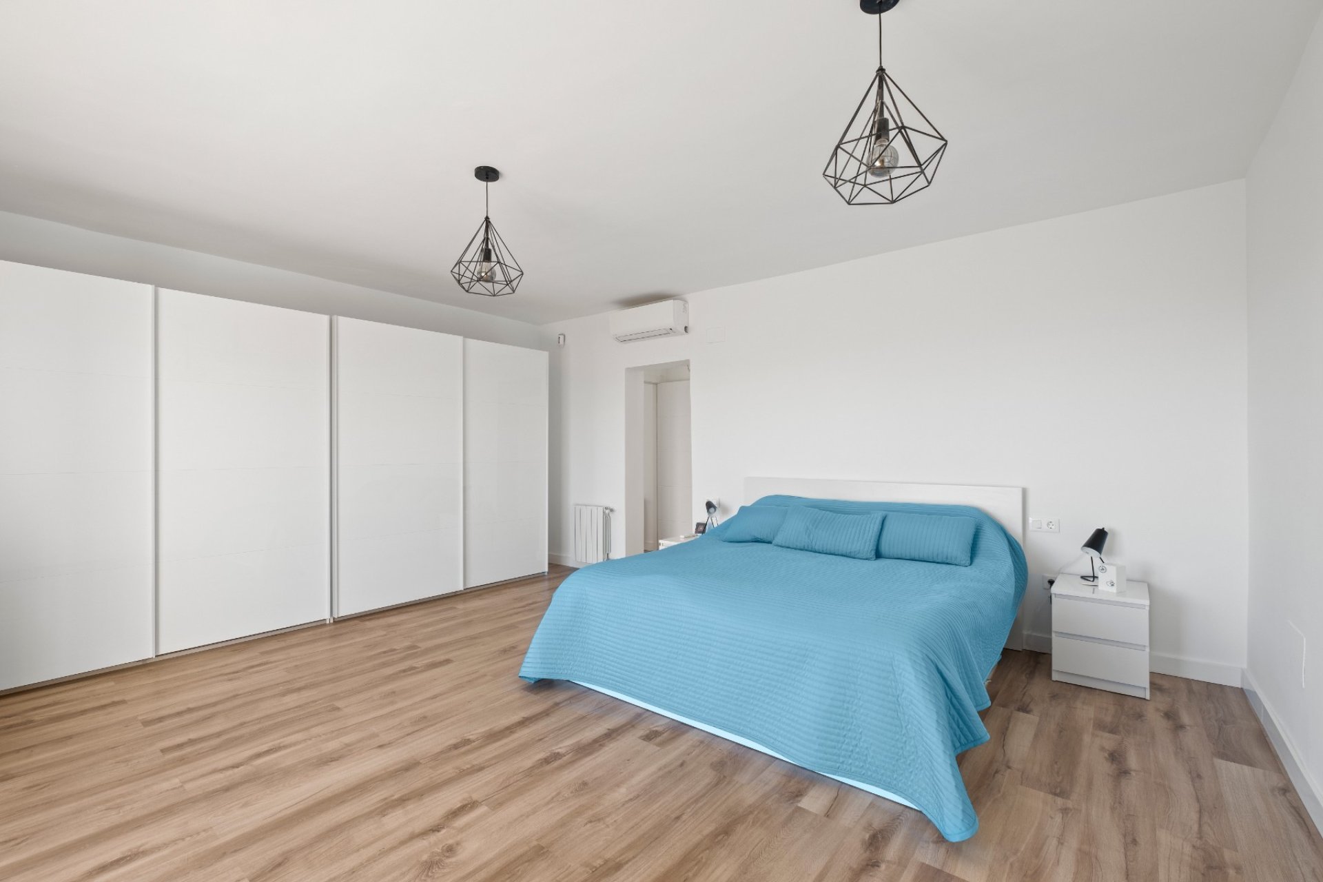 Resale - Villa - Calpe