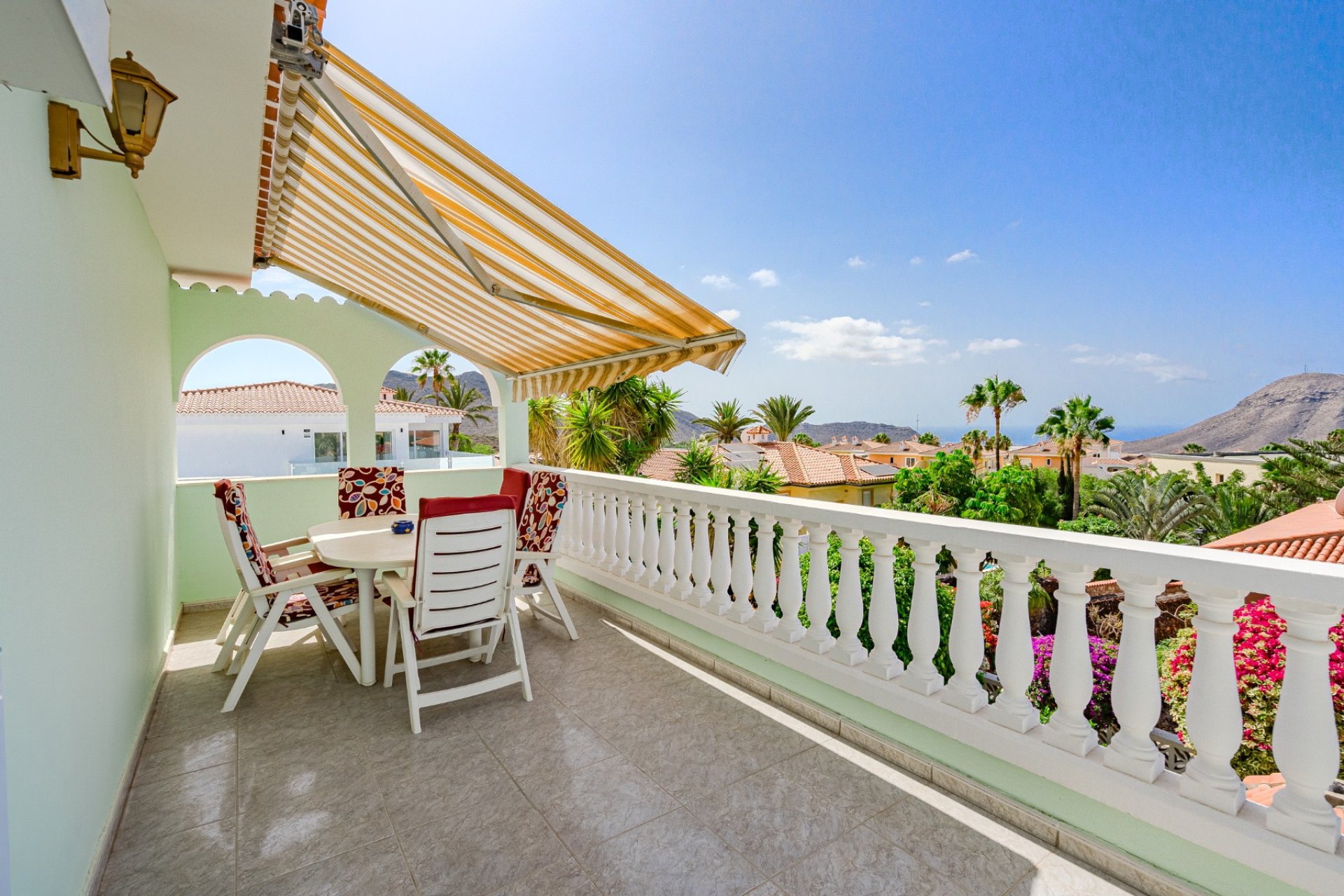 Resale - Villa - Chayofa - Chayofa Tenerife