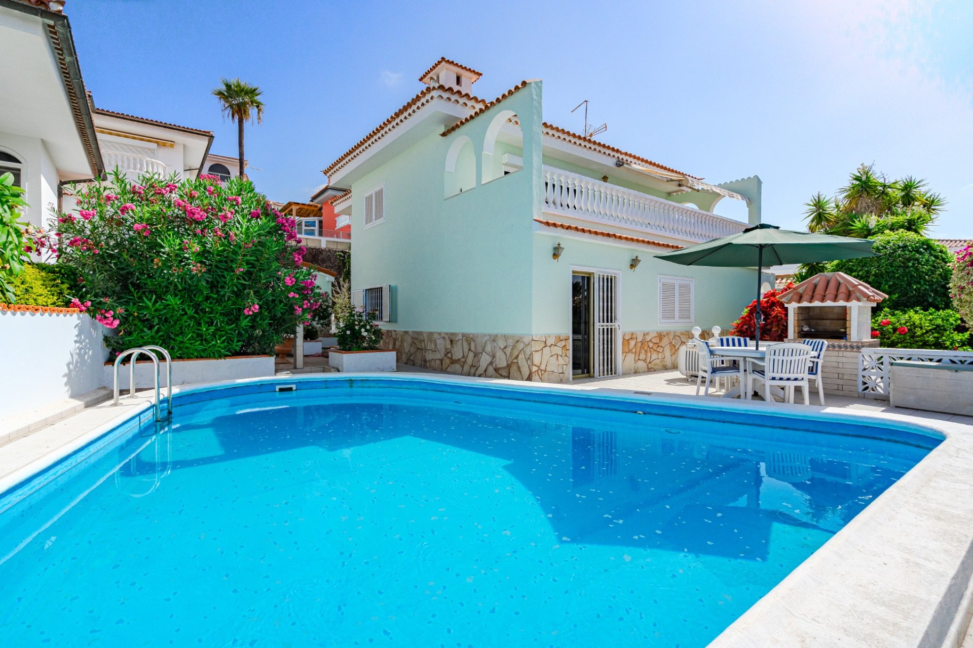 Resale - Villa - Chayofa - Chayofa Tenerife