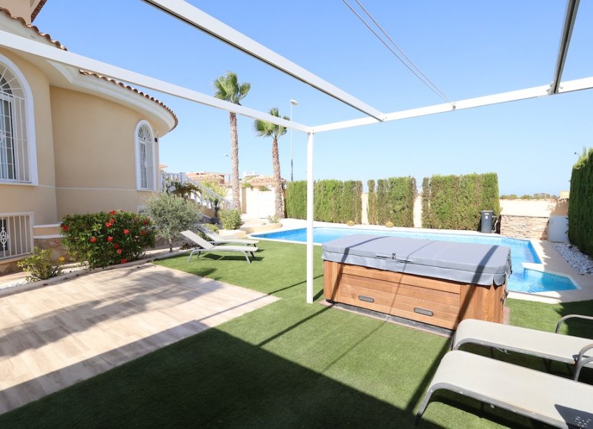 Resale - Villa - Ciudad Quesada