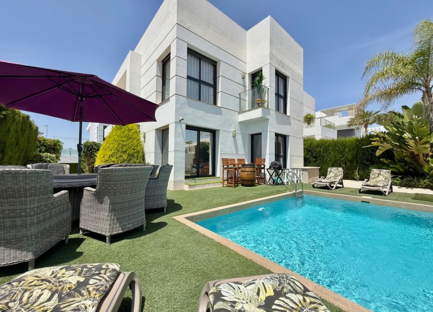 Resale - Villa - Ciudad Quesada