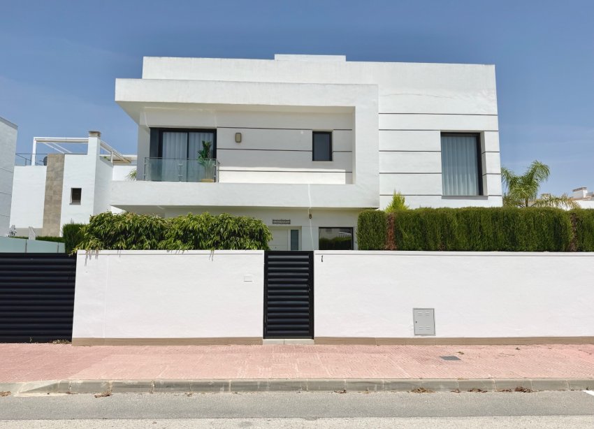 Resale - Villa - Ciudad Quesada