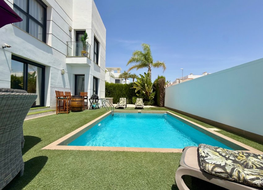 Resale - Villa - Ciudad Quesada
