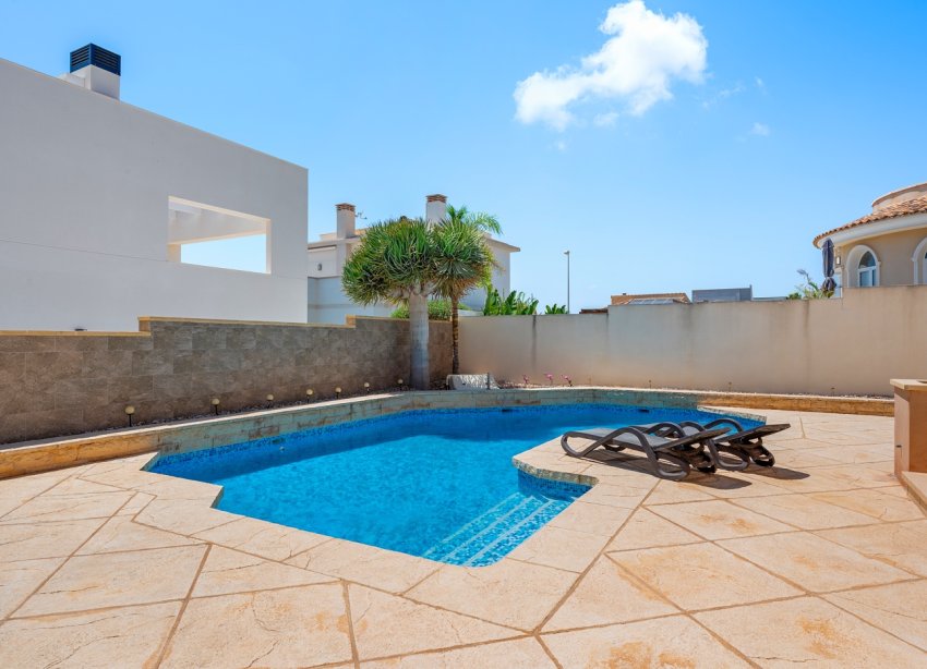 Resale - Villa - Ciudad Quesada