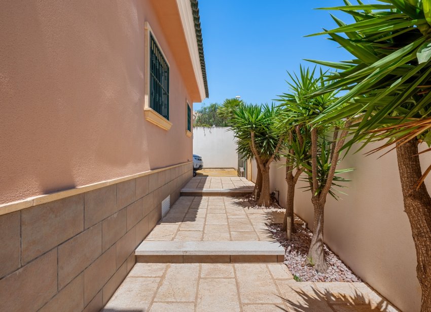 Resale - Villa - Ciudad Quesada