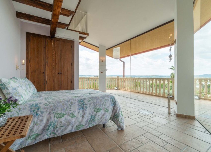 Resale - Villa - Costa Blanca - Orihuela Costa